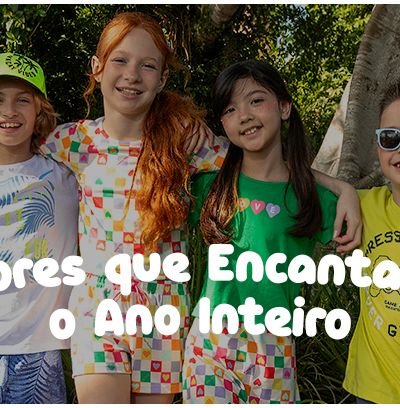 Crianças com camisetas coloridas brincando em ambiente externo, representando moda infantil versátil.